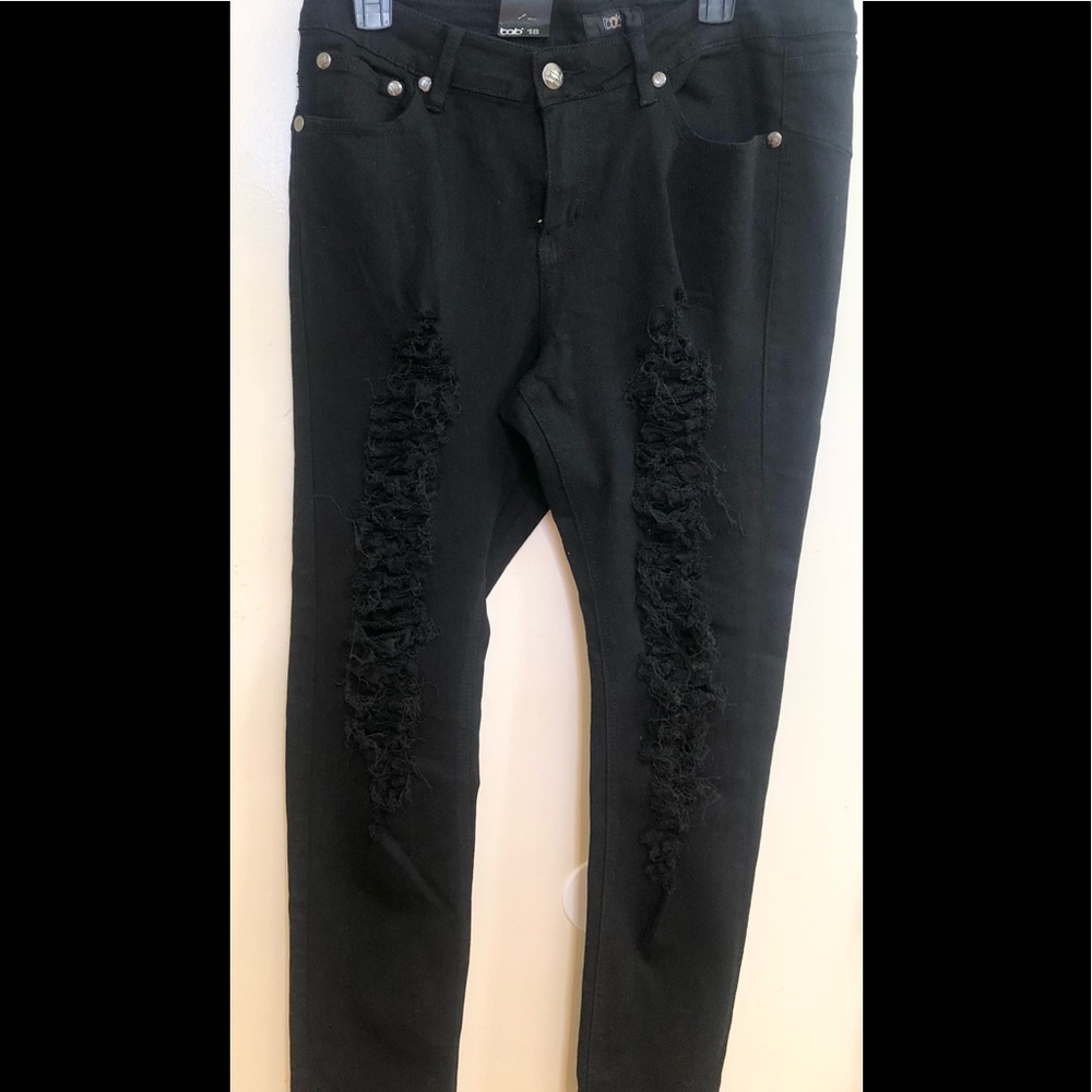 NWT size 18 Colombian butt lifting jeans black destroyed